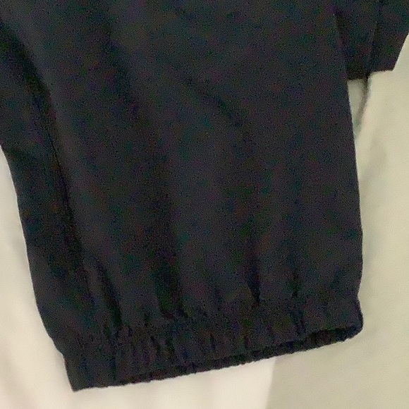 Lulu lemon lightweight harem style black pant size 8 - Picture 5 of 6